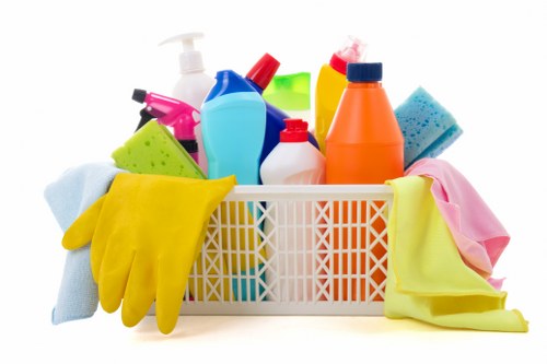 Professional deep cleaning service for an N1 home interior