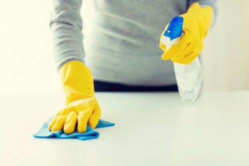 Deep cleaning service in N1 for kitchens and bathrooms