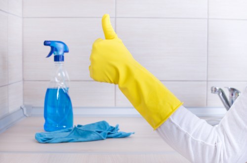 Final property clean before move-out in N1